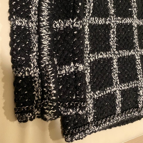 CHANEL Evening Jacket With Leather Cable Accents - Picture 15 of 15